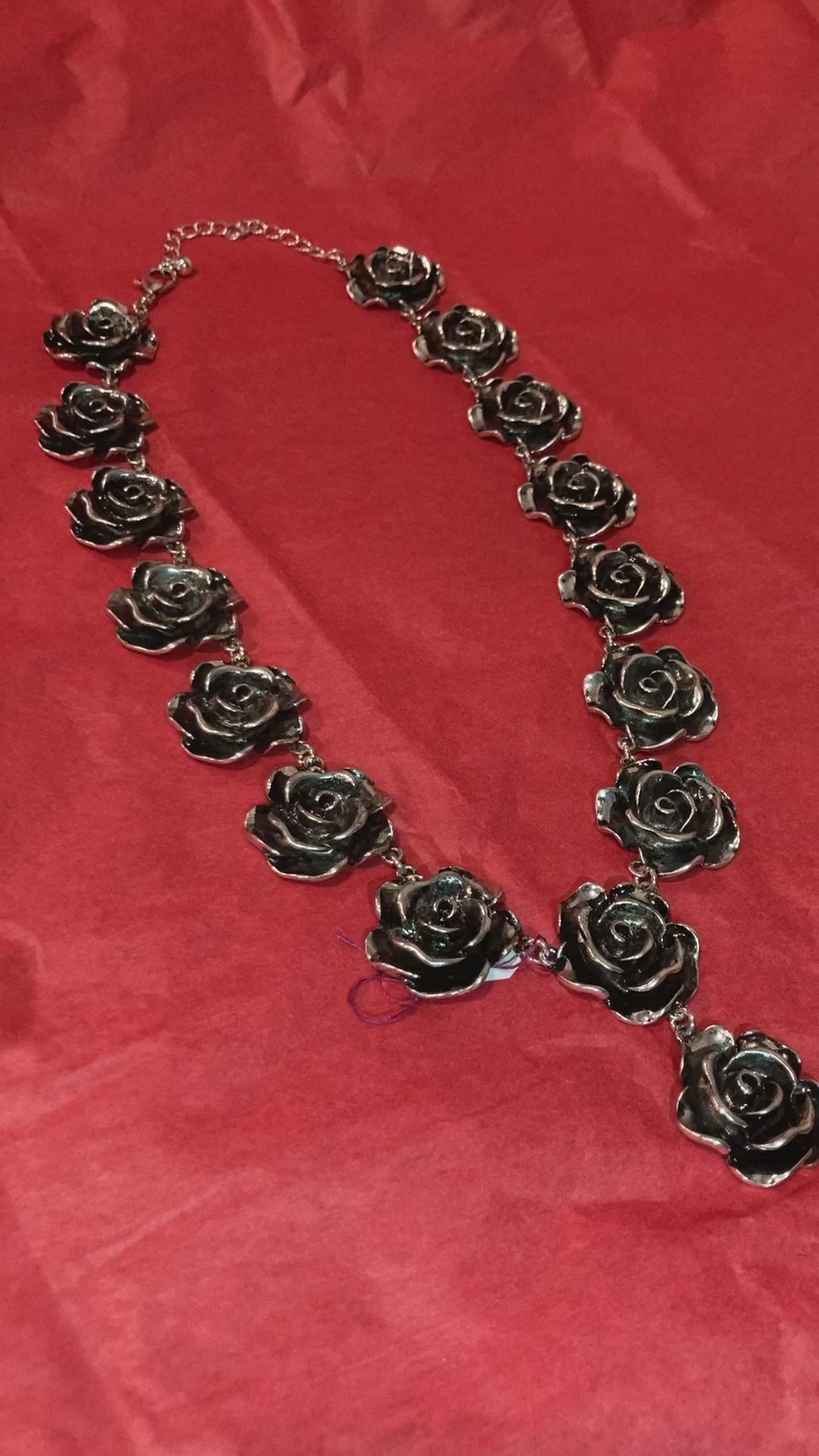 A Rose Silverplated Necklace 